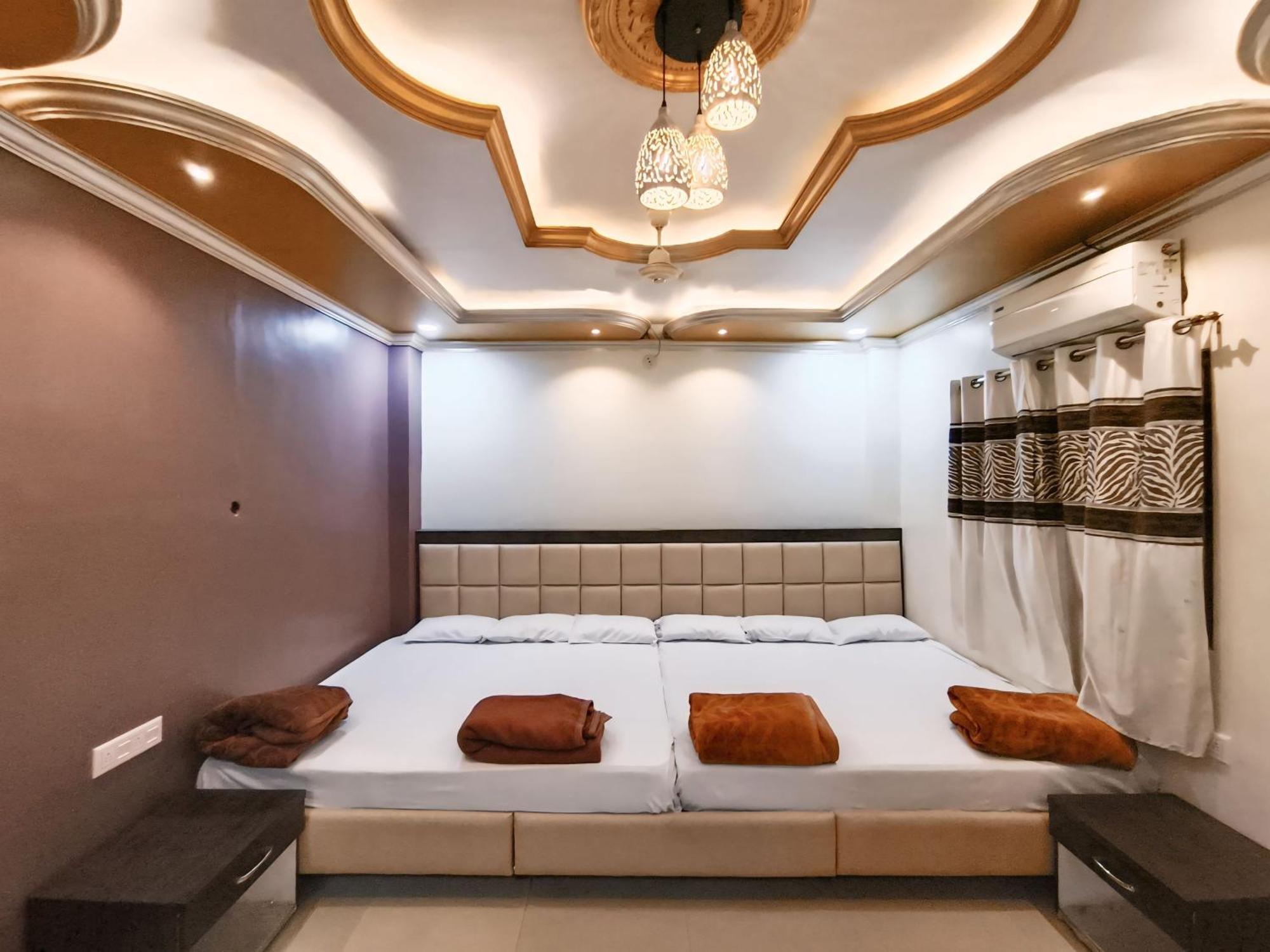 Shree Trilokeshwar Guesthouse Ujjain Ngoại thất bức ảnh